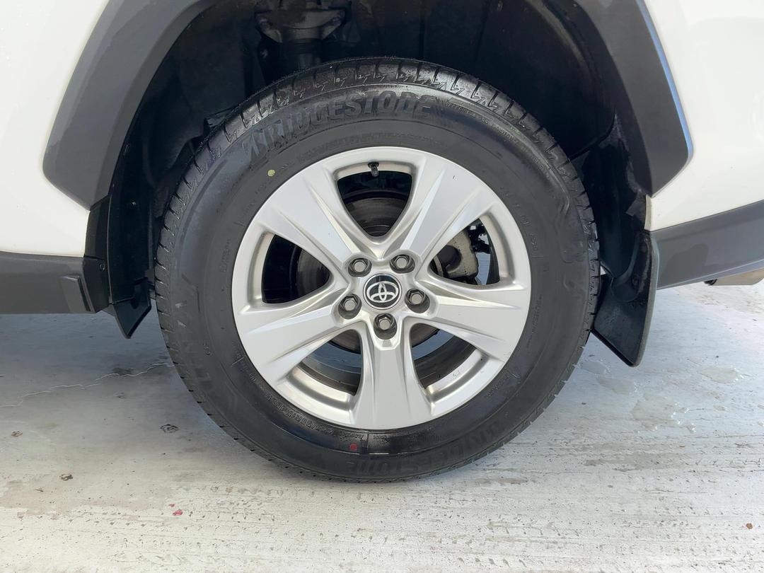 Photo '11' of Toyota Rav4