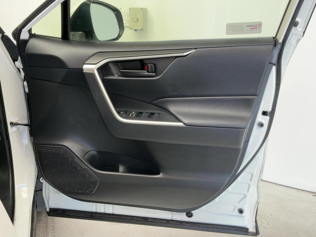 Photo '15' of Toyota Rav4