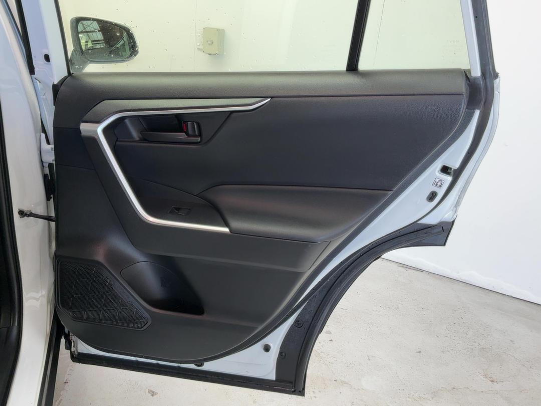 Photo '19' of Toyota Rav4