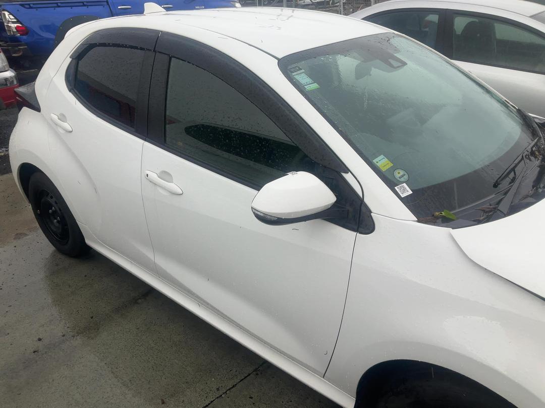 Photo '6' of Toyota Yaris Hybrid