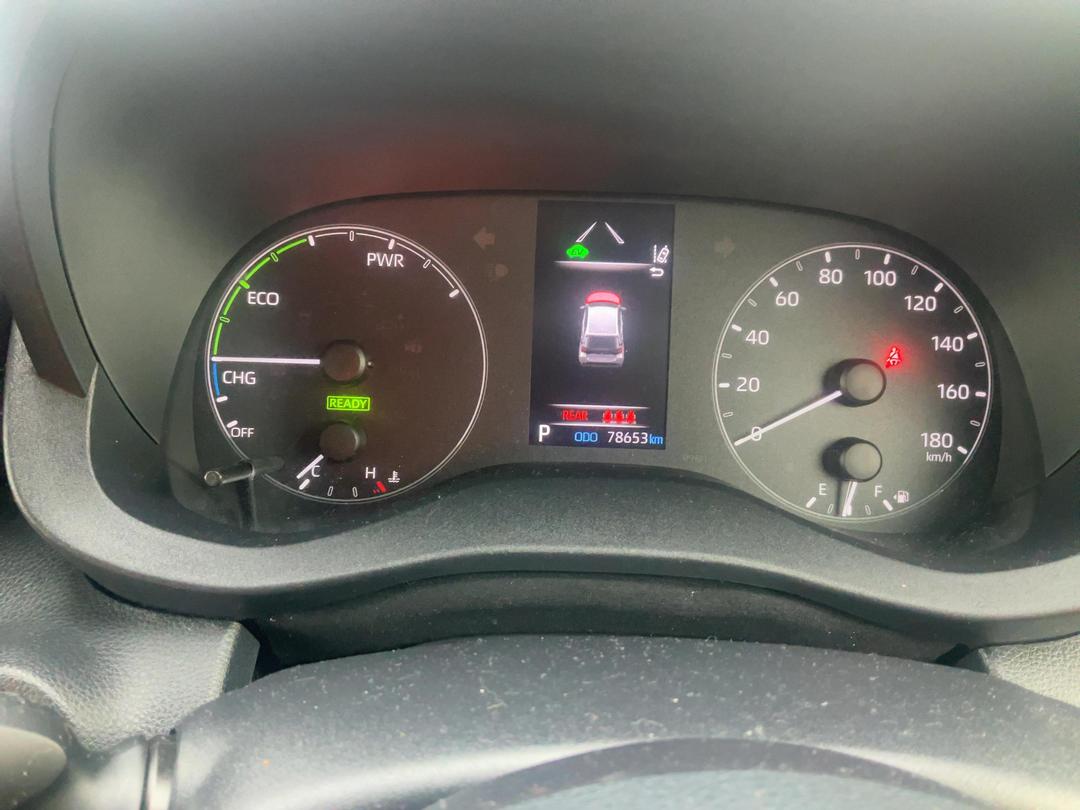 Photo '17' of Toyota Yaris Hybrid