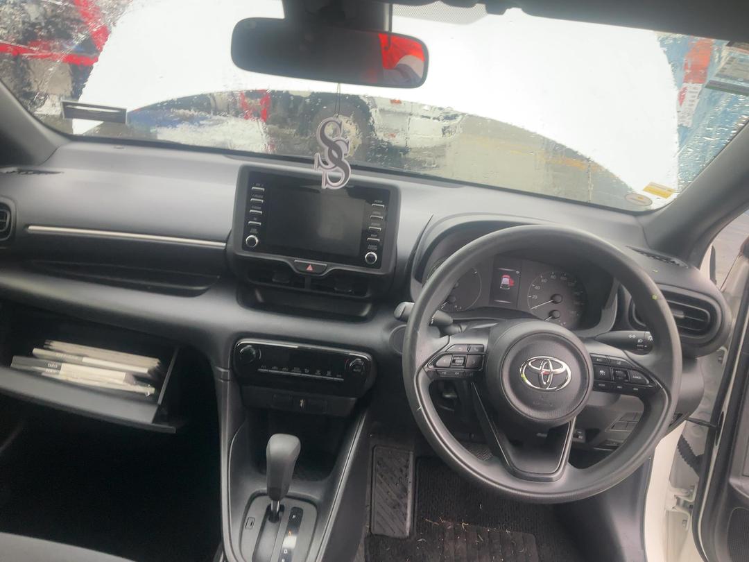 Photo '22' of Toyota Yaris Hybrid