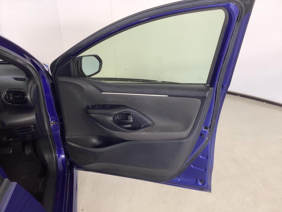 Photo '15' of Toyota Yaris