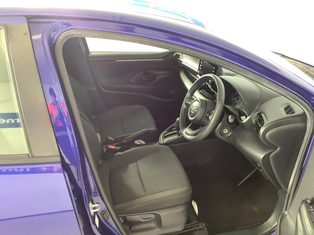 Photo '16' of Toyota Yaris