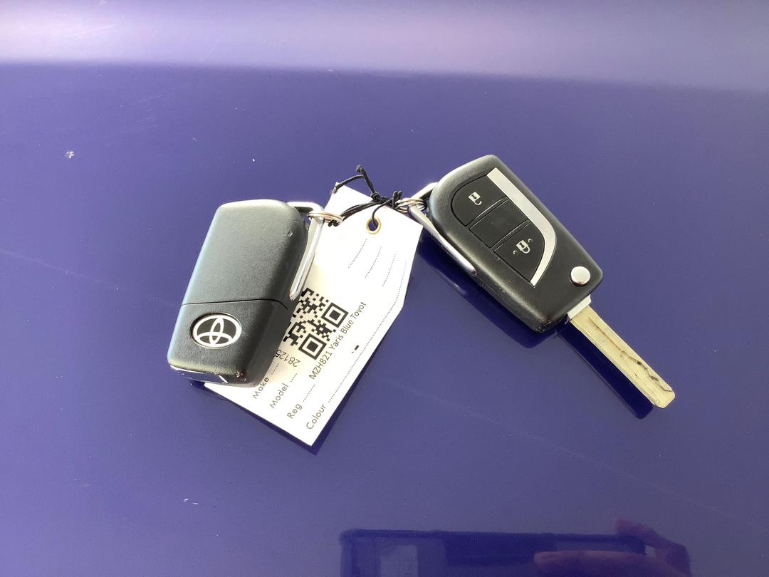 Photo '22' of Toyota Yaris