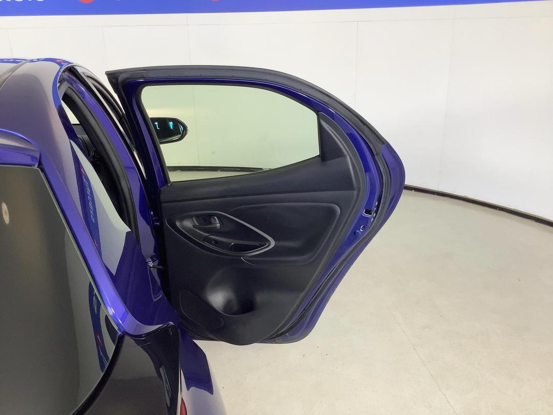 Photo '19' of Toyota Yaris