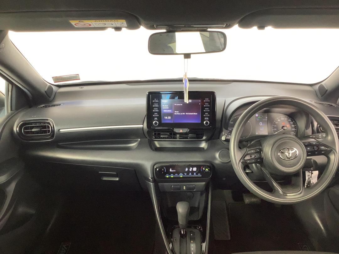 Photo '17' of Toyota Yaris