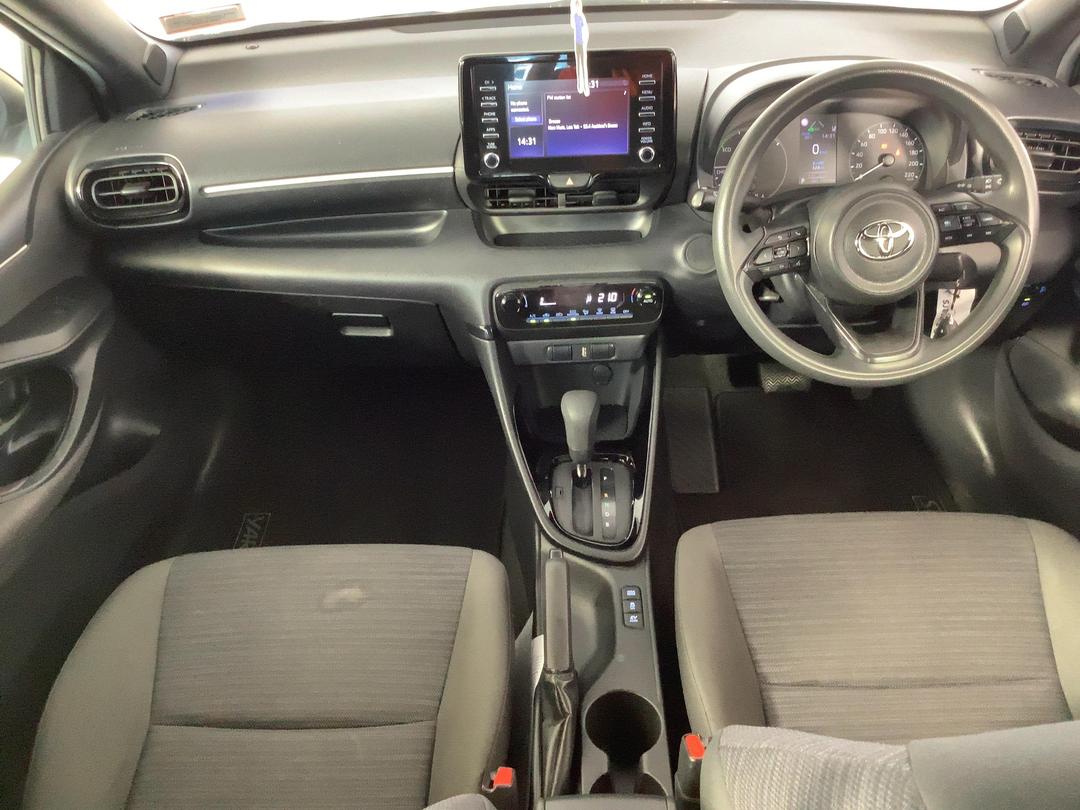 Photo '18' of Toyota Yaris