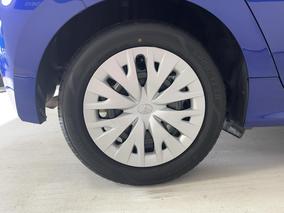 Photo '12' of Toyota Yaris