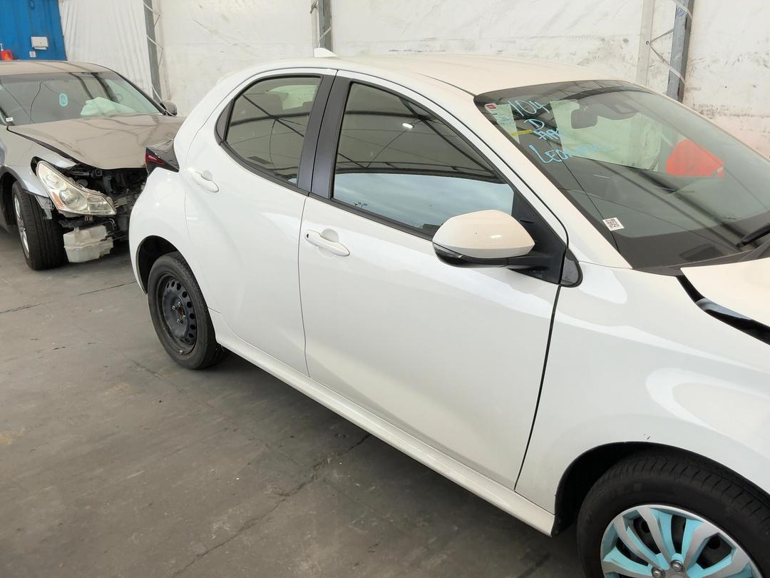 Photo '2' of Toyota Yaris GX