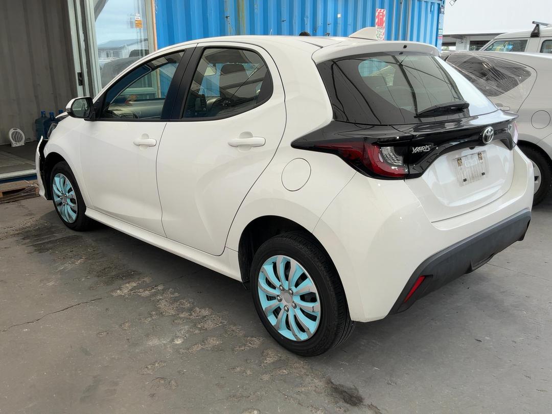 Photo '10' of Toyota Yaris GX