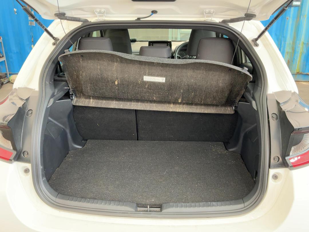 Photo '12' of Toyota Yaris GX