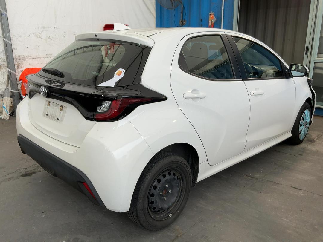 Photo '13' of Toyota Yaris GX