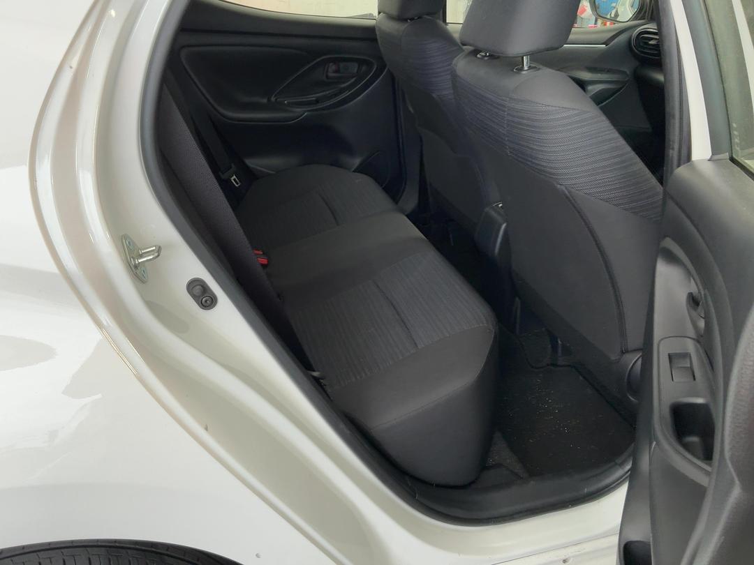 Photo '14' of Toyota Yaris GX