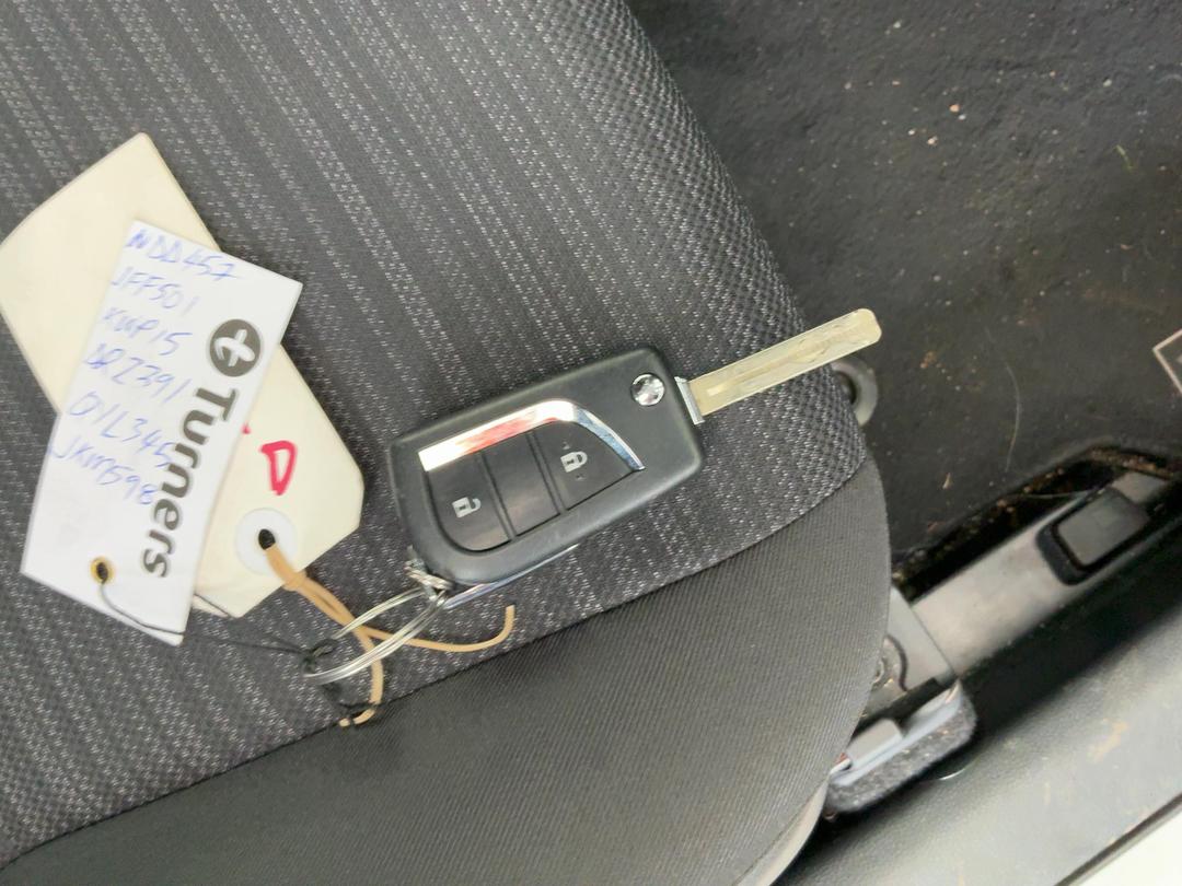 Photo '18' of Toyota Yaris GX