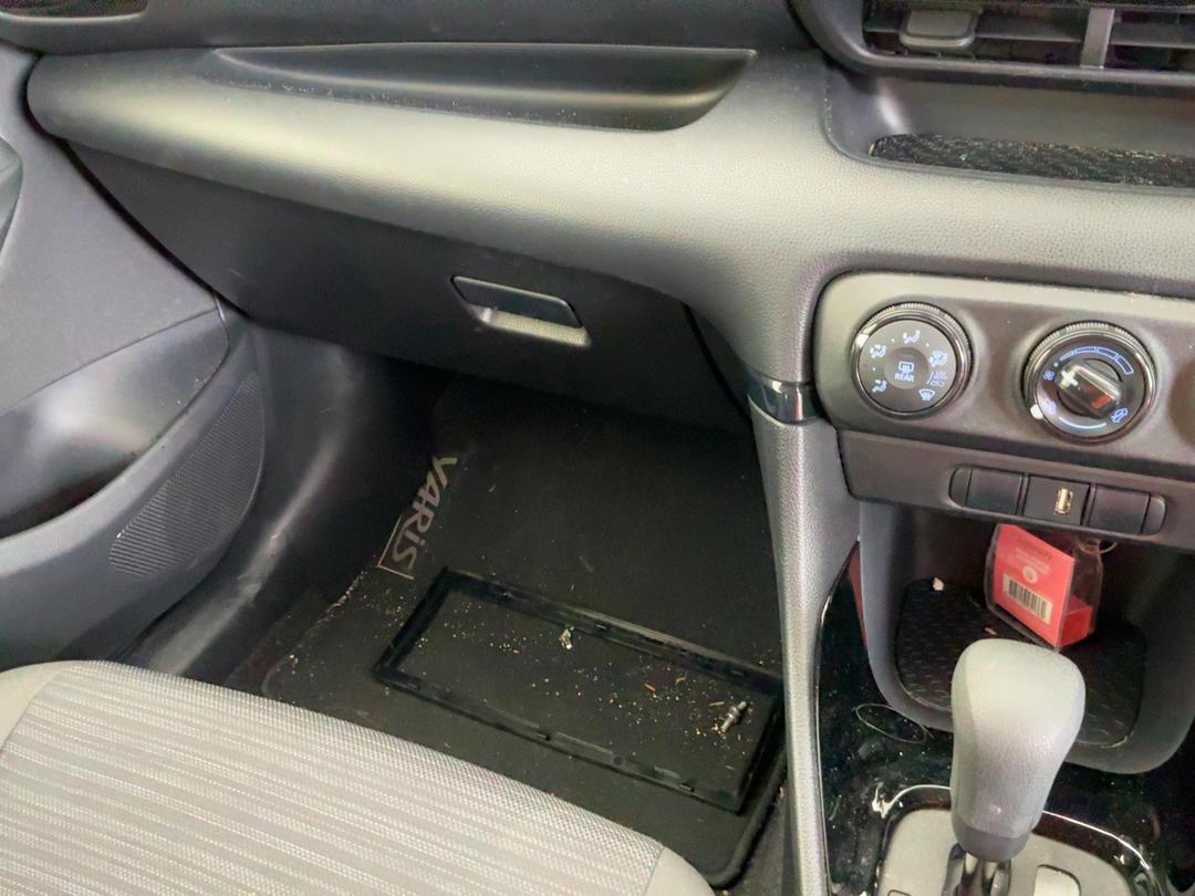 Photo '21' of Toyota Yaris GX