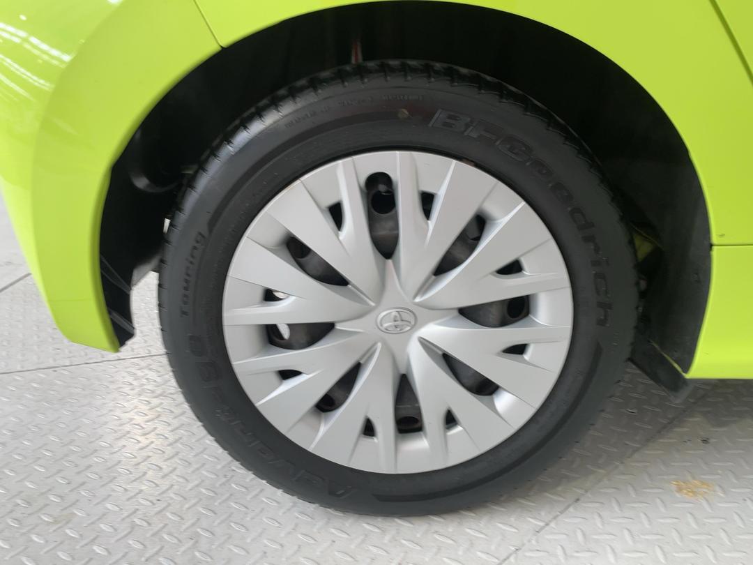 Photo '12' of Toyota Yaris