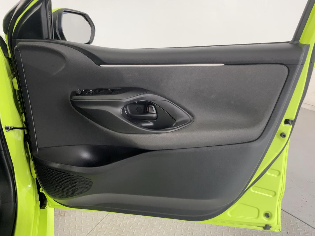 Photo '15' of Toyota Yaris