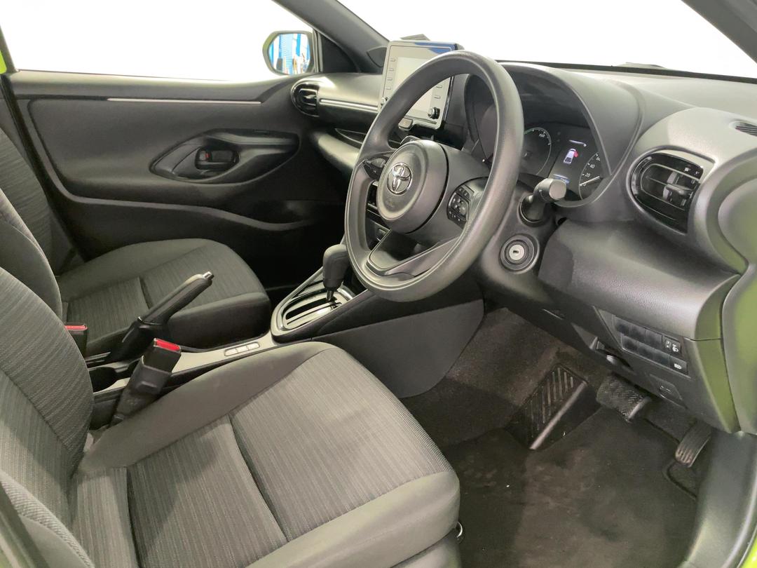 Photo '16' of Toyota Yaris