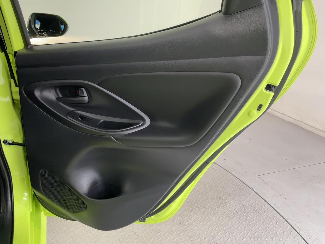 Photo '19' of Toyota Yaris