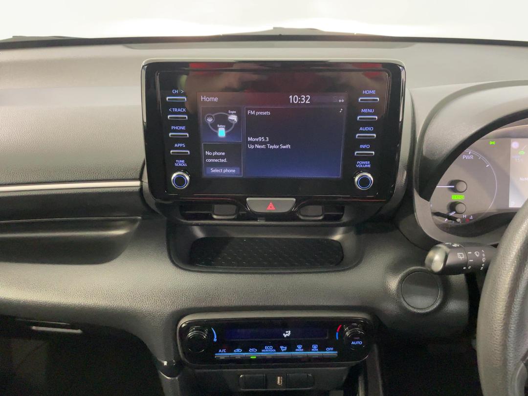 Photo '24' of Toyota Yaris