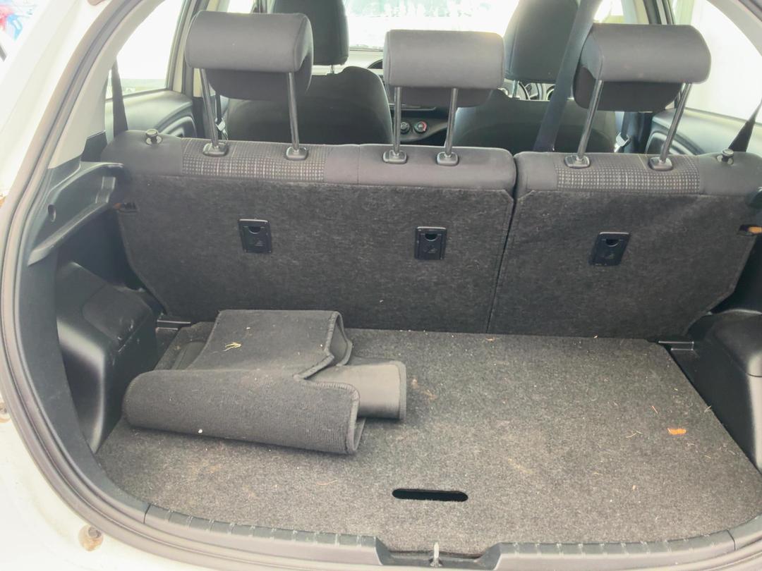 Photo '7' of Toyota Yaris GX