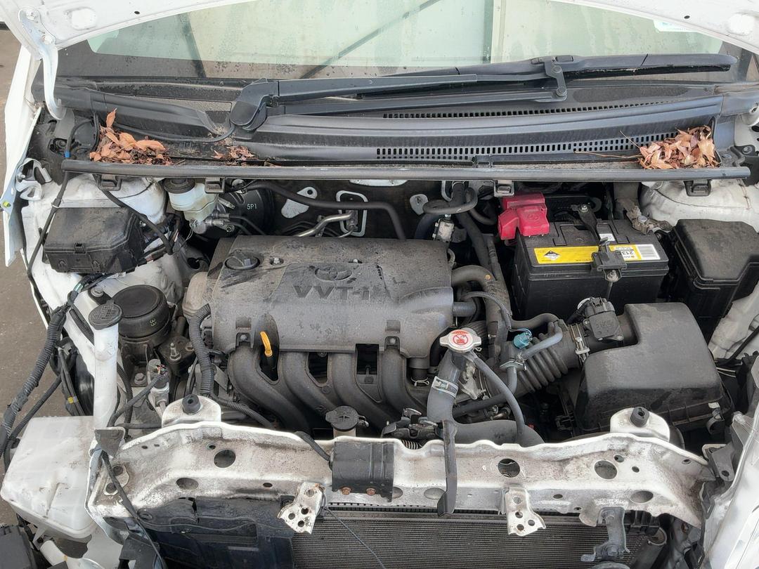 Photo '10' of Toyota Yaris GX
