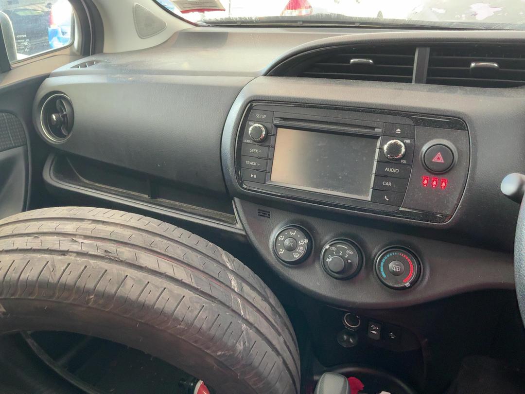 Photo '15' of Toyota Yaris GX