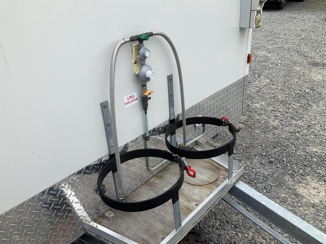 Photo '27' of Trailer Enclosed Other Trailers