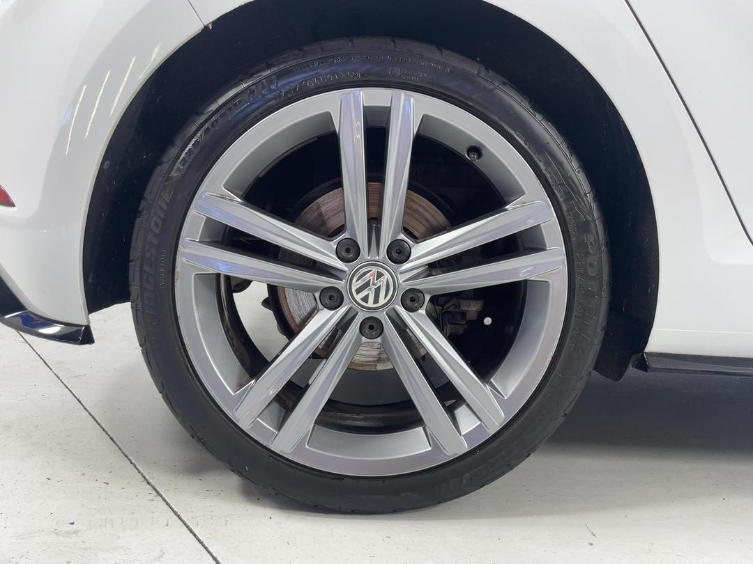 Photo '12' of Volkswagen Golf