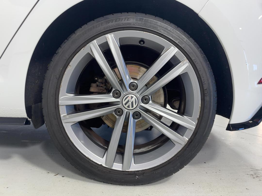 Photo '11' of Volkswagen Golf
