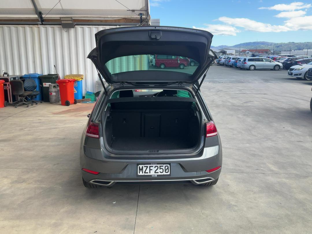 Photo '18' of Volkswagen Golf TSI Highline Photo '18' of Volkswagen Golf TSI Highline