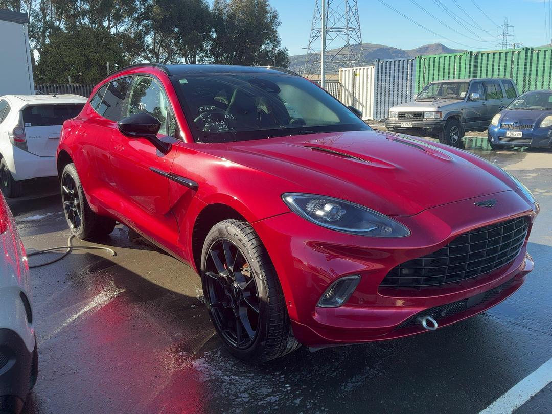Photo '2' of Aston Martin DBX
