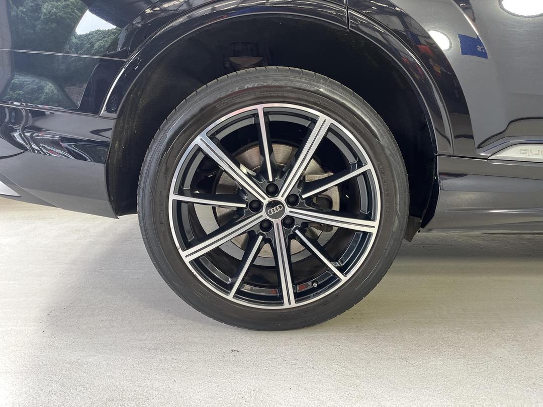 Photo '12' of Audi Q7