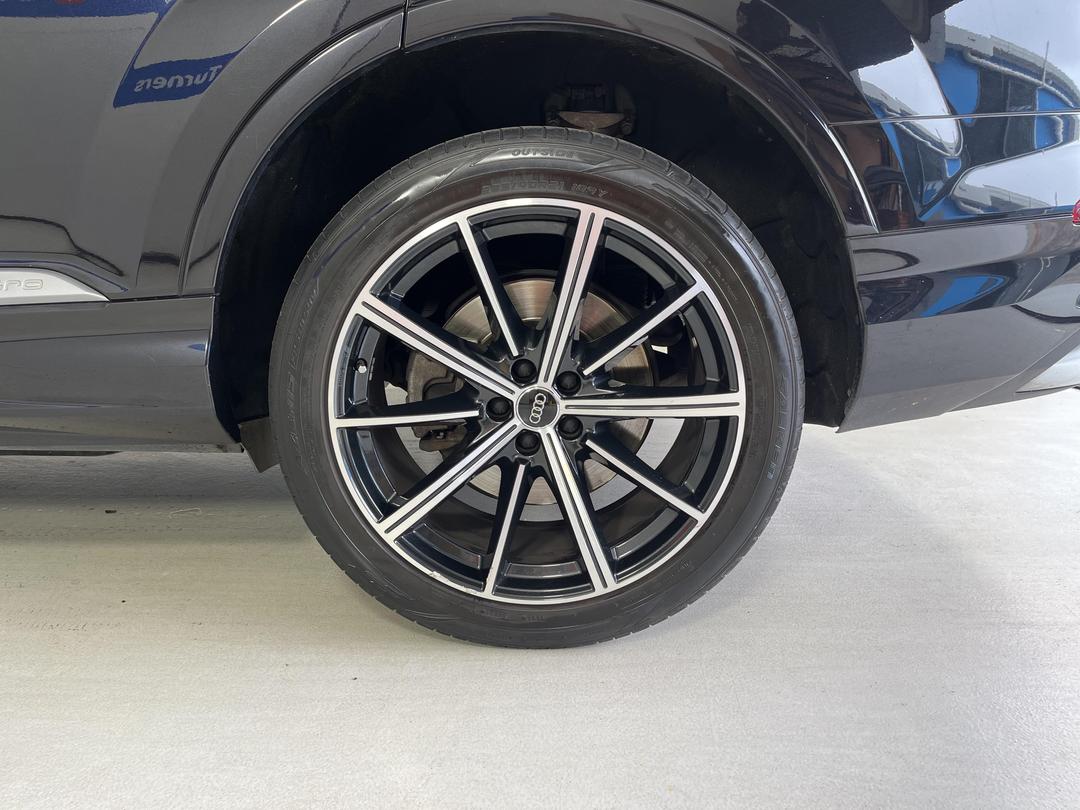 Photo '11' of Audi Q7