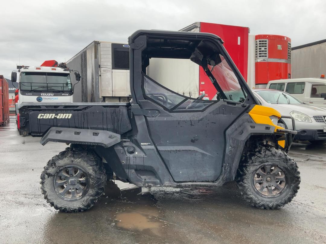 Photo '2' of Can Am Defender Limited 4WD Photo '2' of Can Am Defender Limited 4WD