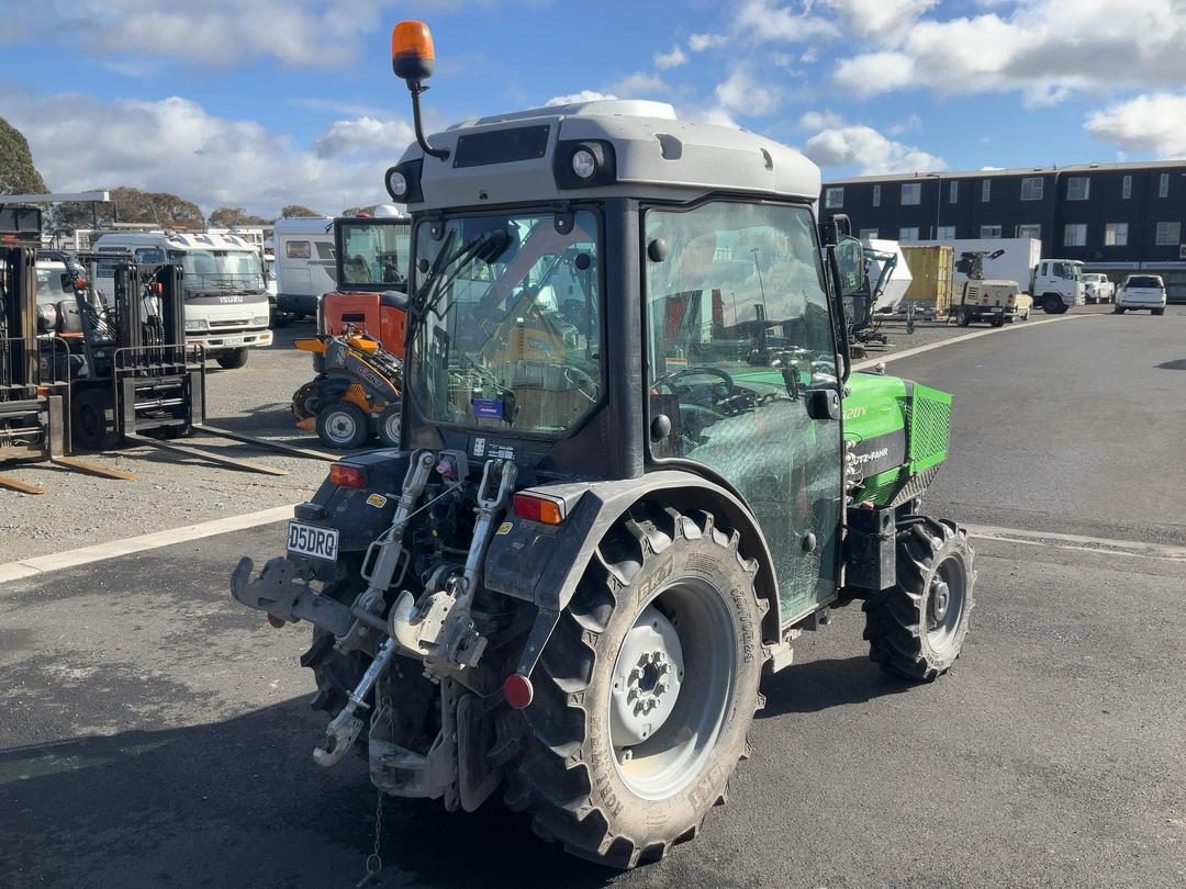 Photo '4' of Deutz-Fahr 320V Tractor
