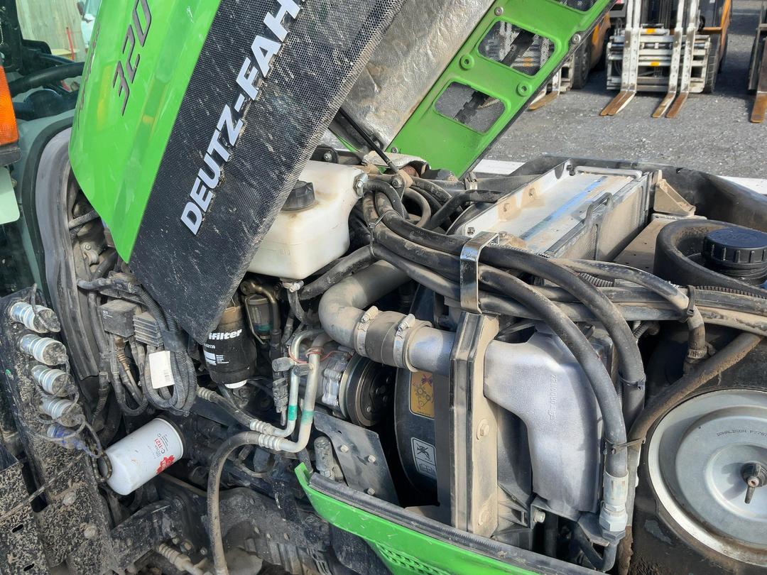 Photo '23' of Deutz-Fahr 320V Tractor