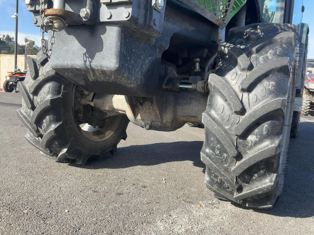 Photo '17' of Deutz-Fahr 320V Tractor