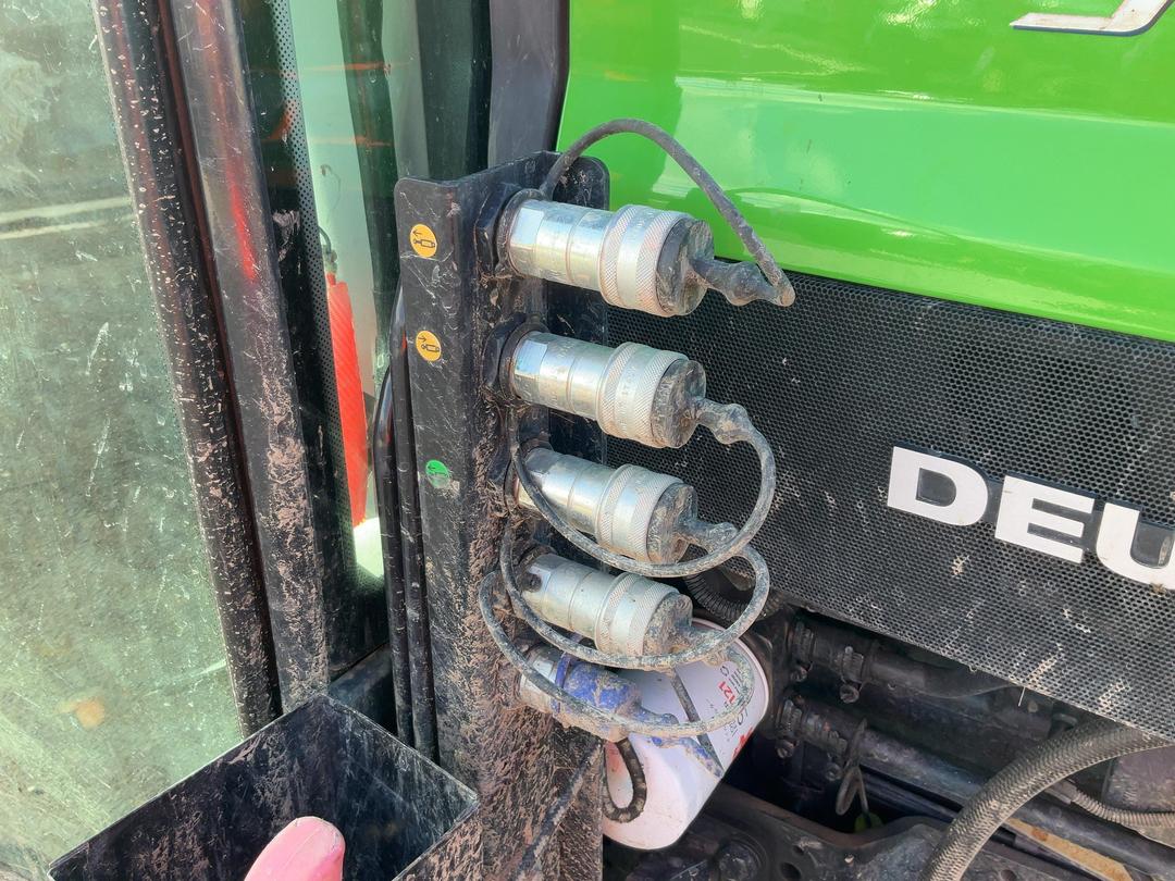Photo '31' of Deutz-Fahr 320V Tractor