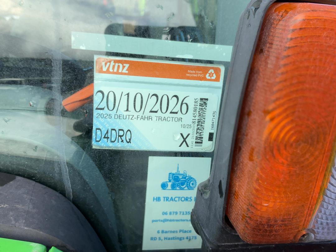 Photo '27' of Deutz-Fahr 320V Tractor