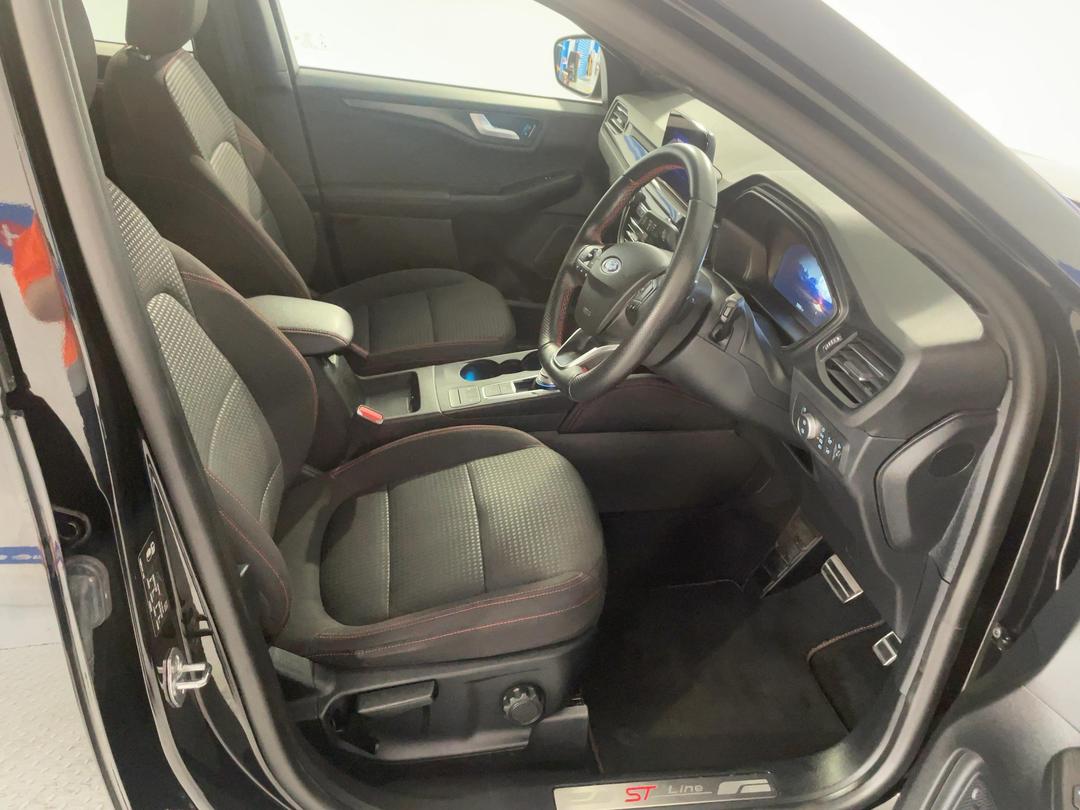 Photo '16' of Ford Escape
