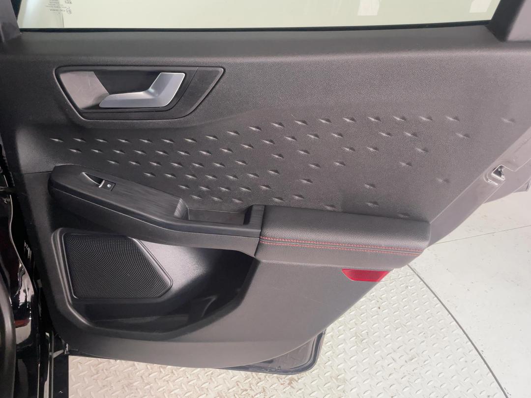 Photo '19' of Ford Escape