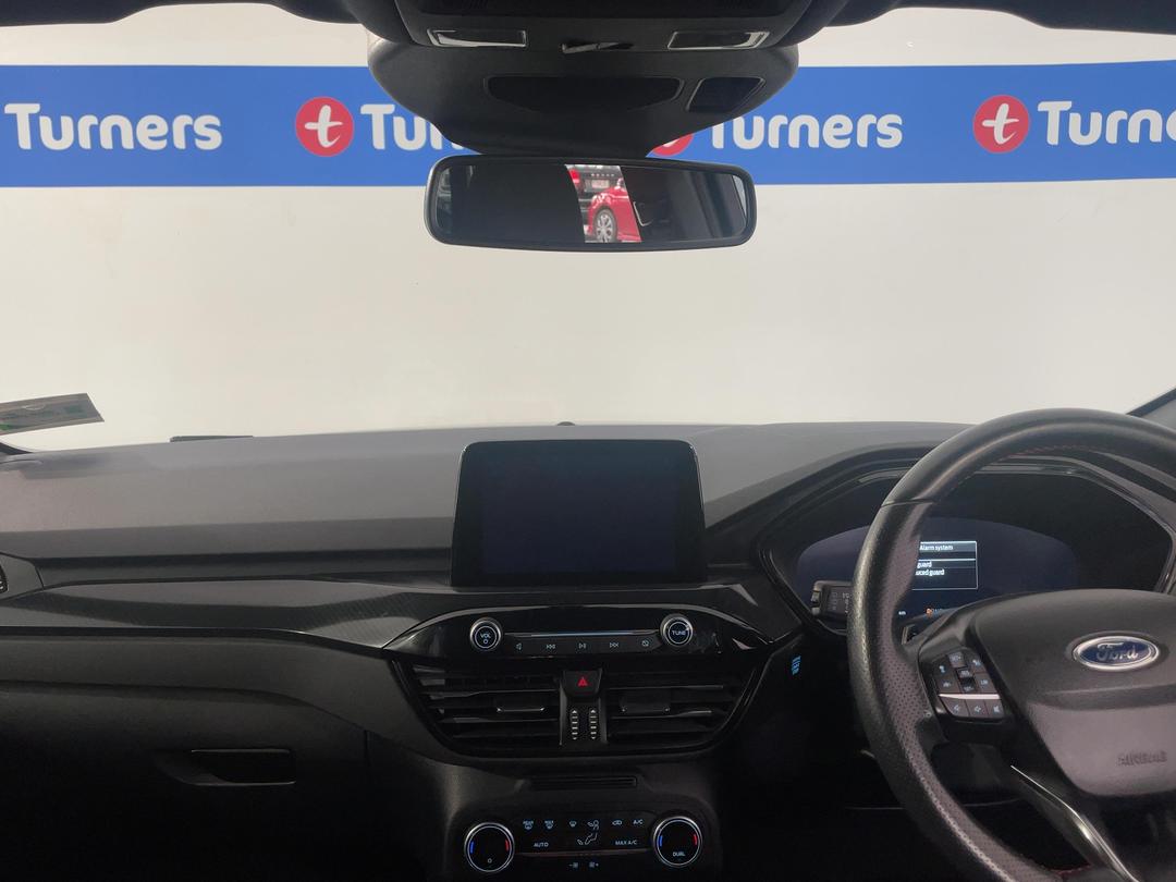 Photo '17' of Ford Escape