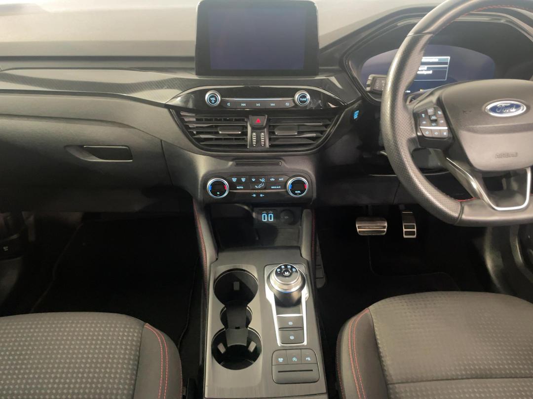 Photo '18' of Ford Escape