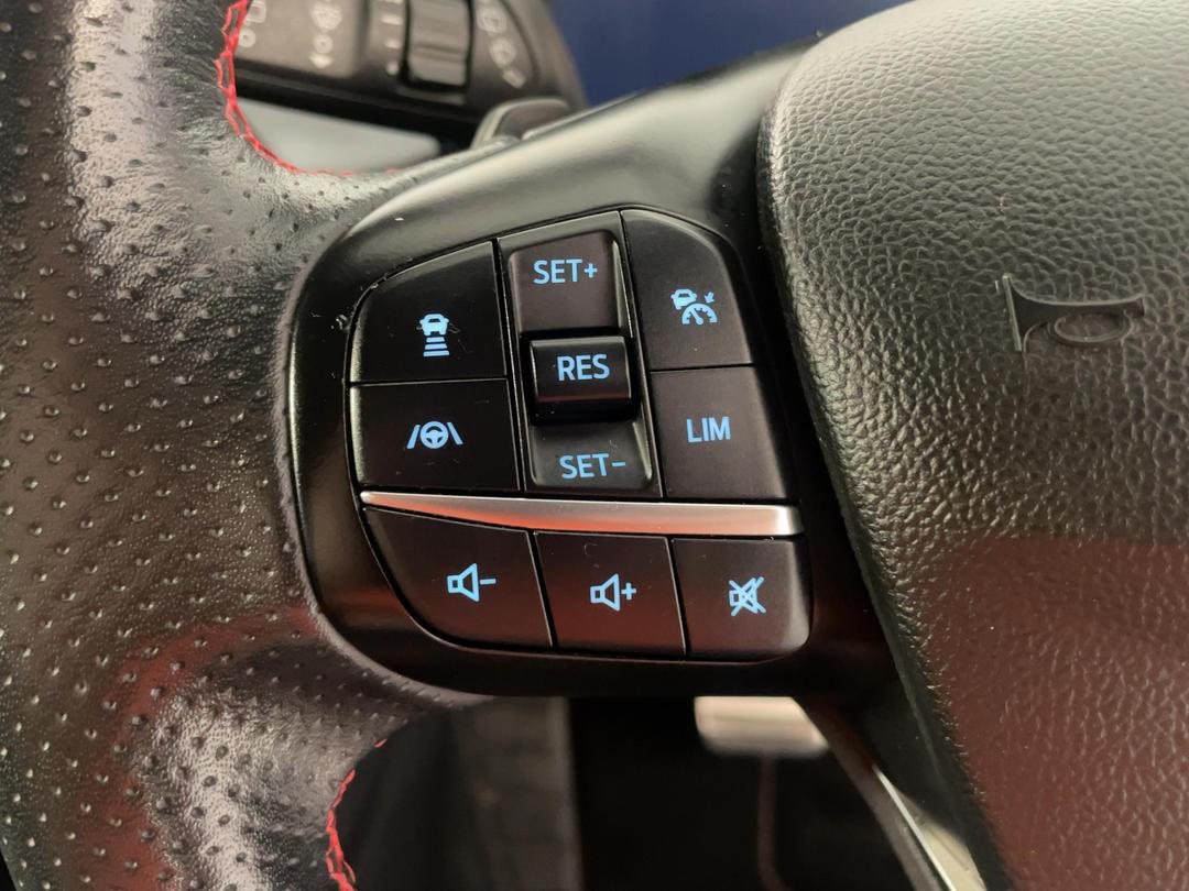 Photo '26' of Ford Escape