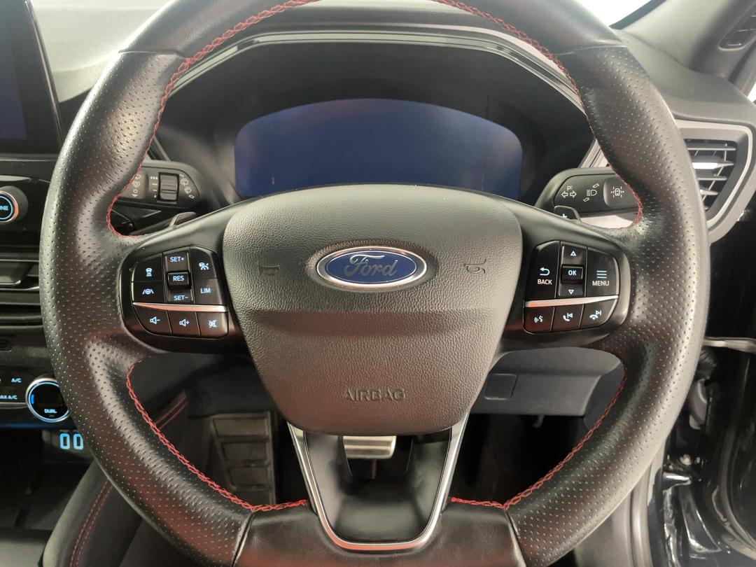 Photo '27' of Ford Escape