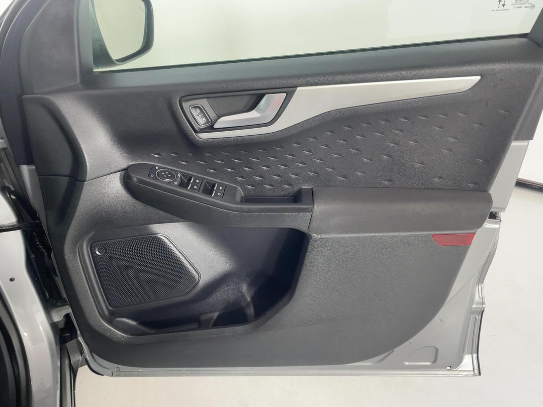 Photo '15' of Ford Escape