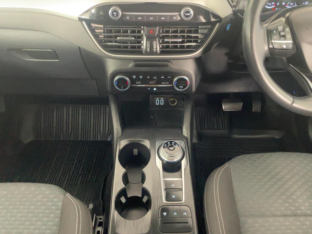 Photo '18' of Ford Escape