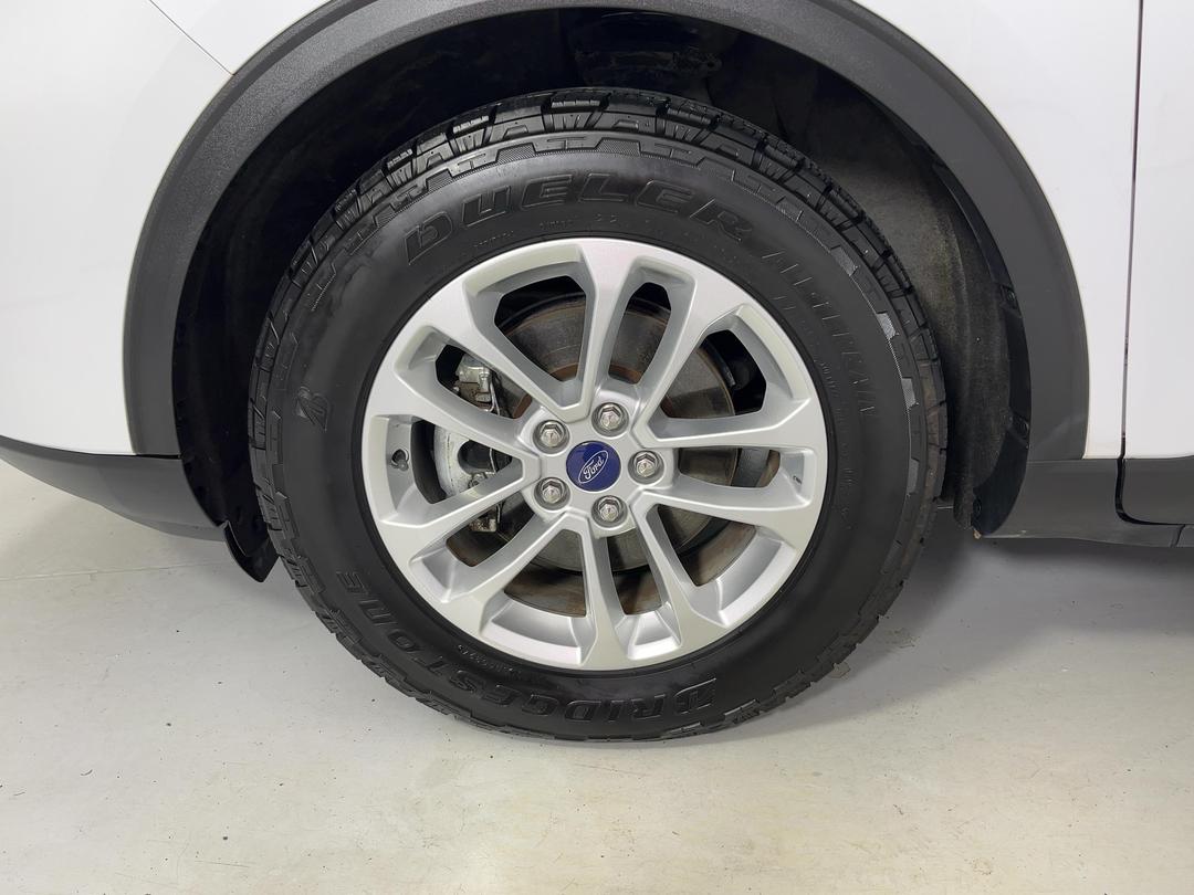 Photo '10' of Ford Escape